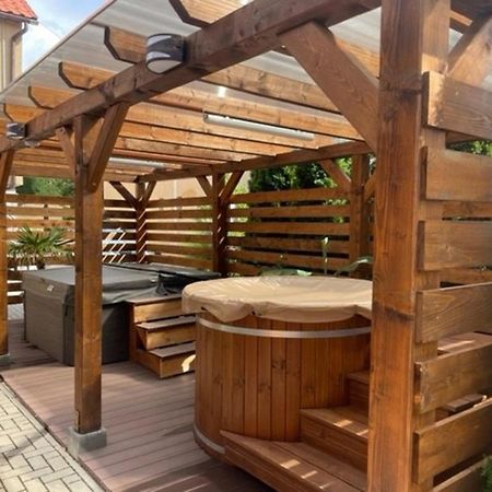 Oeskarszt Apartman Urkut Екстериор снимка