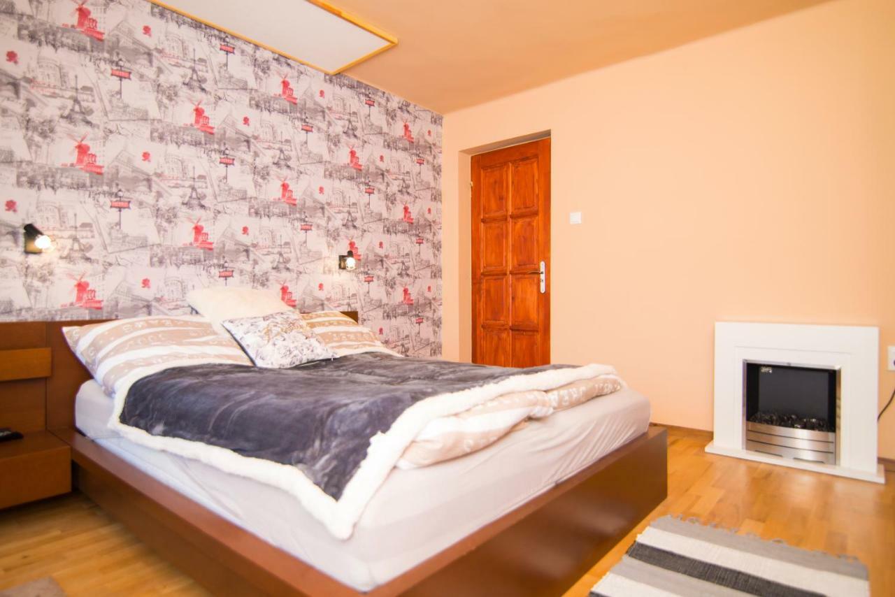 Oeskarszt Apartman Urkut Екстериор снимка